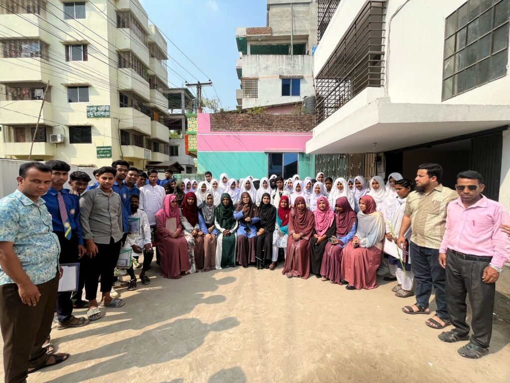At-the-farewell-moment-all-students-and-teachers-1