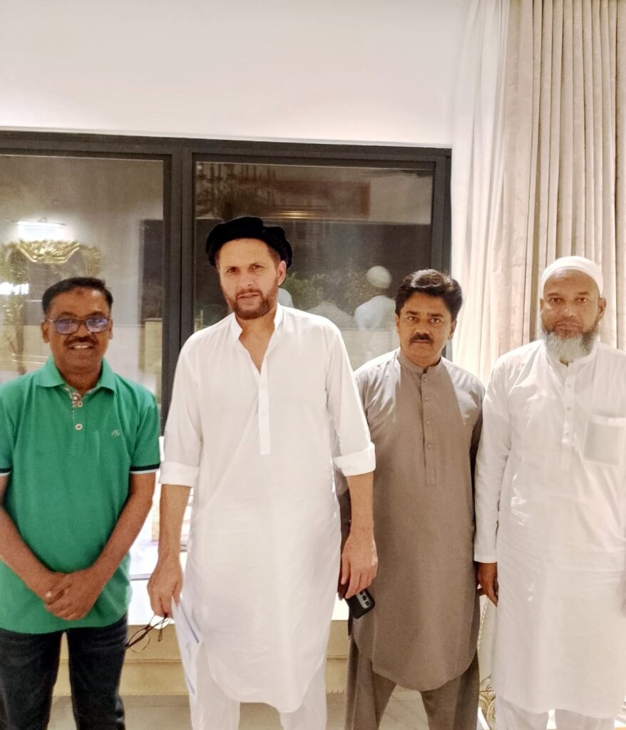 Courtesy meeting between Haroon Ur Rashid (HID) and Shahid Afridi of Shahid Afridi Foundation to discuss humanitarian collaboration.