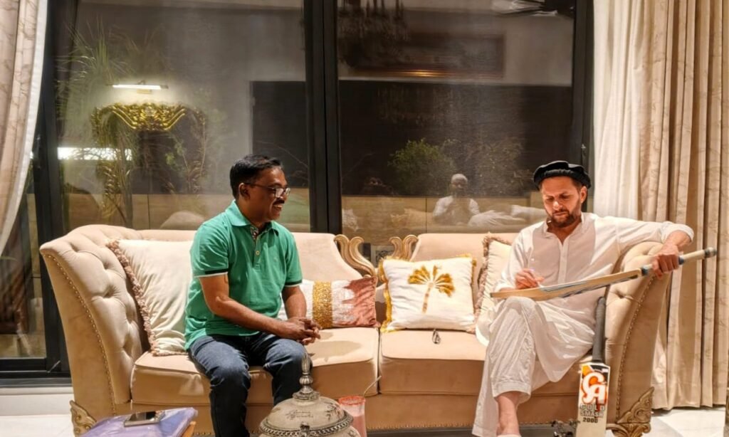 Courtesy meeting between Haroon Ur Rashid (HID) and Shahid Afridi of Shahid Afridi Foundation to discuss humanitarian collaboration.