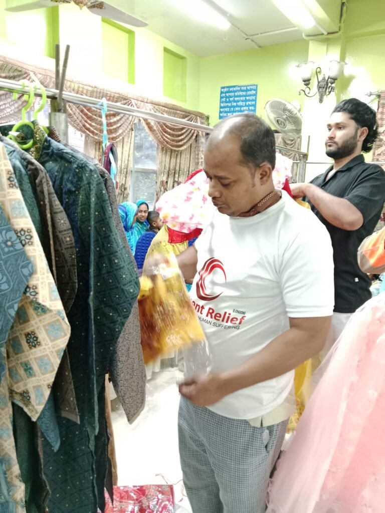Crescent Relief Presents New Clothes, Toys, Mahdi and more for Eid-Ul-Fitr to the Helpless and Distressed Camp-Dwelling Children in Bangladesh